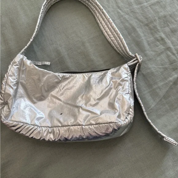 BAGGU Deadstock Silver Metallic Cargo Shoulder Bag - Picture 3 of 10